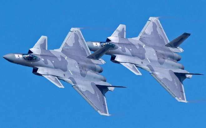 揭秘了坛动间免费演出背后的故事,歼东演的魅力所在,坛动间免费演出背后的故事,揭秘歼东演的魅力所在