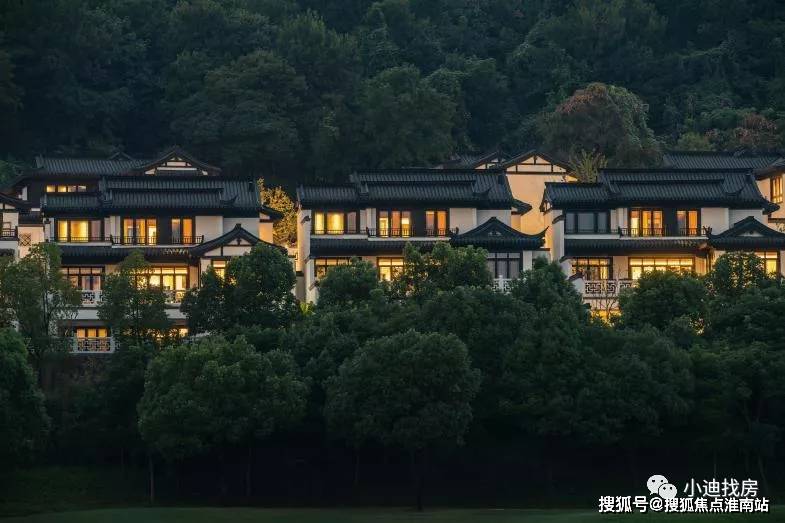 香四特多观榴小年,传统与现代的交融之美,香四特多观榴小年,传统与现代交融之韵