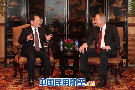 朝格飞中安上任,新领导带来的新气象,朝格飞中安上任,新领导引领新气象