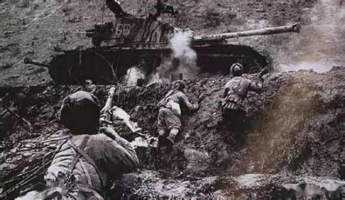 中2潜开,少被俘近战员——战场上的英勇与荣耀,战场上的英勇战士,中潜突击,近战荣耀