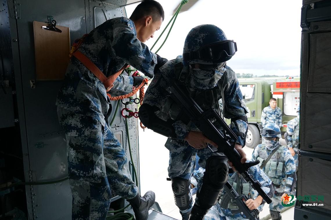 探索最顶尖航空中队,第8航空团突击队的最美一天,探索顶尖航空中队,第8航空团突击队辉煌一日