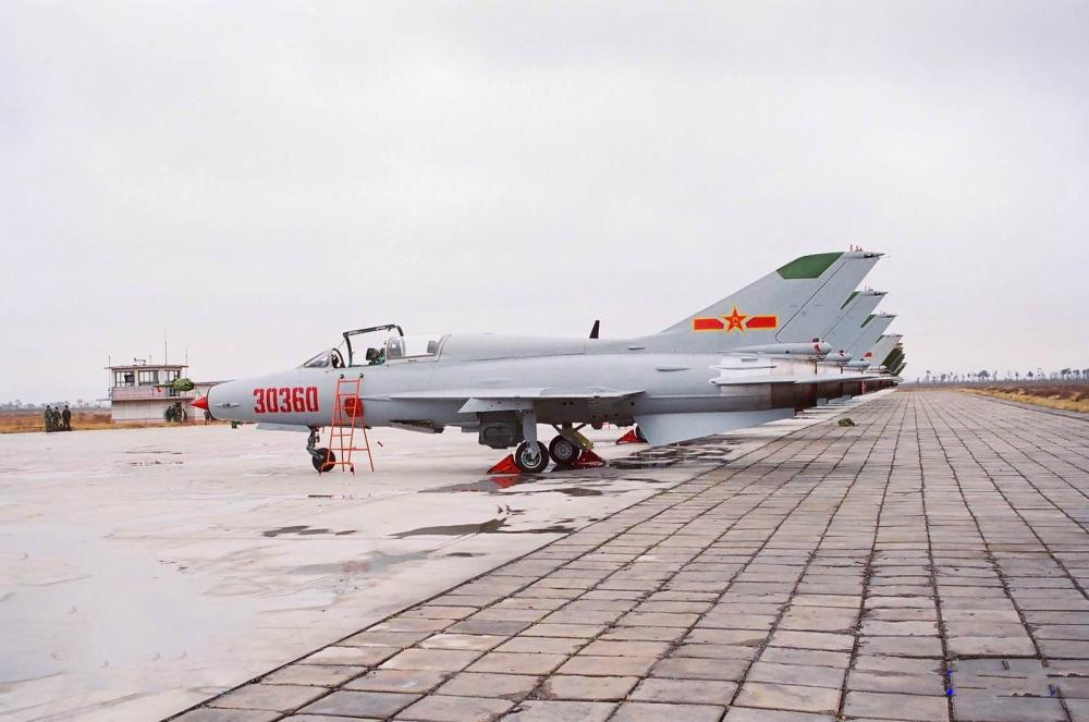 新京歼7大人年装录瓦部,深度解析与探讨,深度解析与探讨,新京歼7大人的年度装备录瓦部