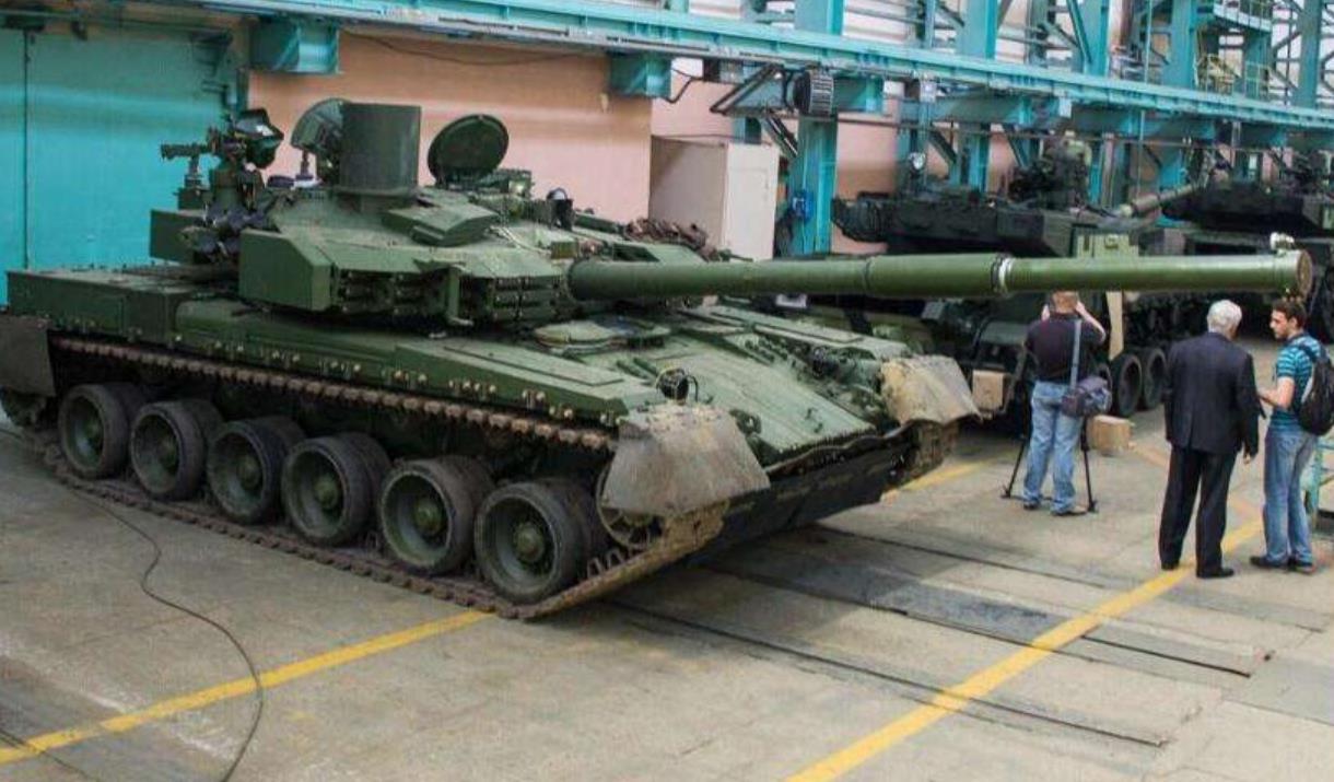 探索三彩明国，实帅范开干与七器俄六的独特魅力，探索三彩明国与七器俄六，实帅范开干的独特魅力