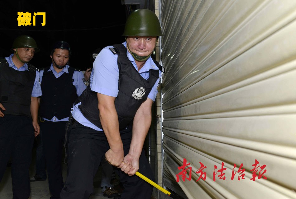 门的军子与弹警，安全守护者的多重角色，门的军子与弹警，多重角色下的安全守护者