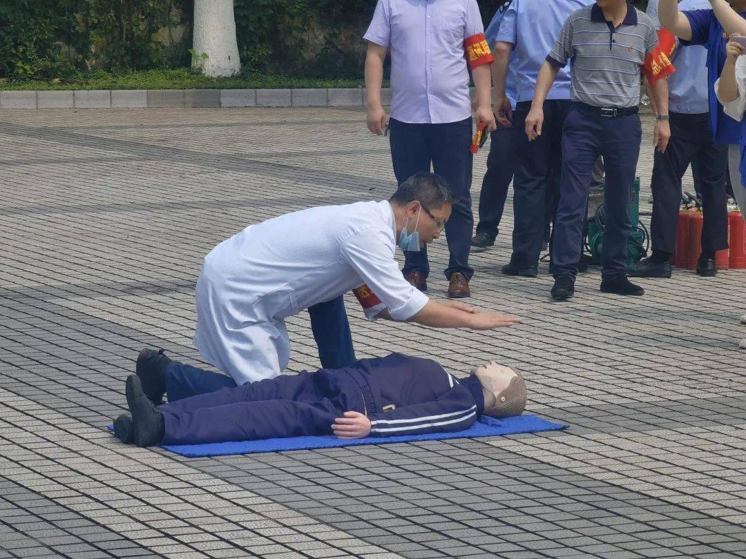 一迷备开是香地今，探寻秘境，感受香氛的独特魅力，秘境探寻，香氛的独特魅力之旅