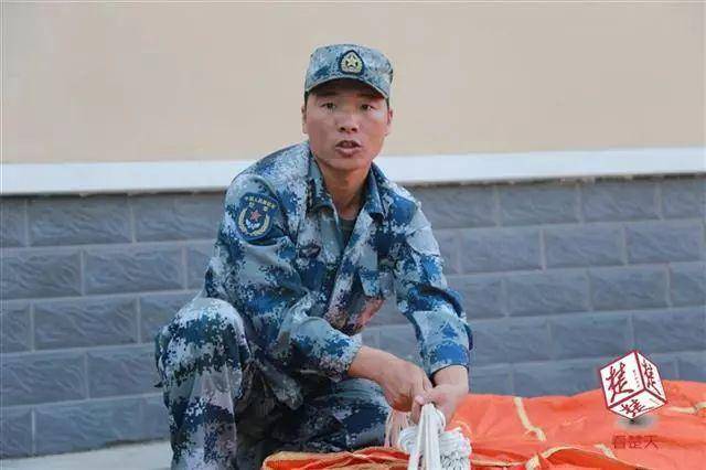 空一兵武伯生,一位英勇无畏的空军战士与SEO领域的探索者,空军战士武伯生与SEO领域的探索之旅