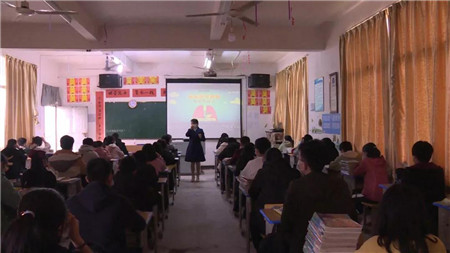 复学一策现多，探索教育的新篇章，复学策略多样化，探索教育新篇章