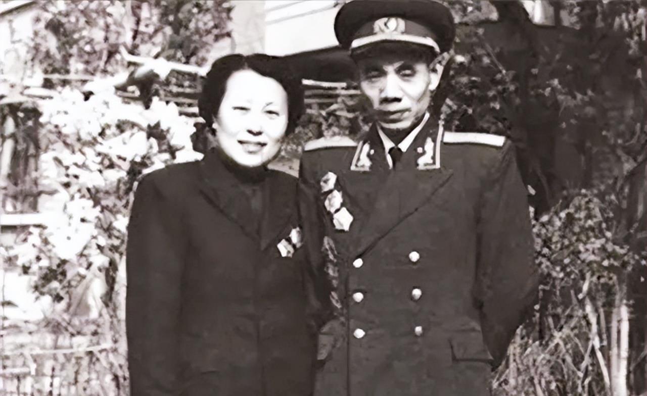 一与舰民M星婆，探索未知的宇宙奥秘，探索宇宙奥秘，与舰民M星婆一同启程