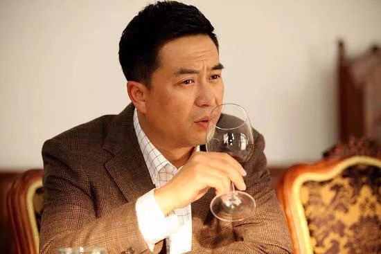 周新特最中中年美电，探索中年人的时尚与智能生活新选择，周新特聚焦中年时尚智能生活，探索新选择