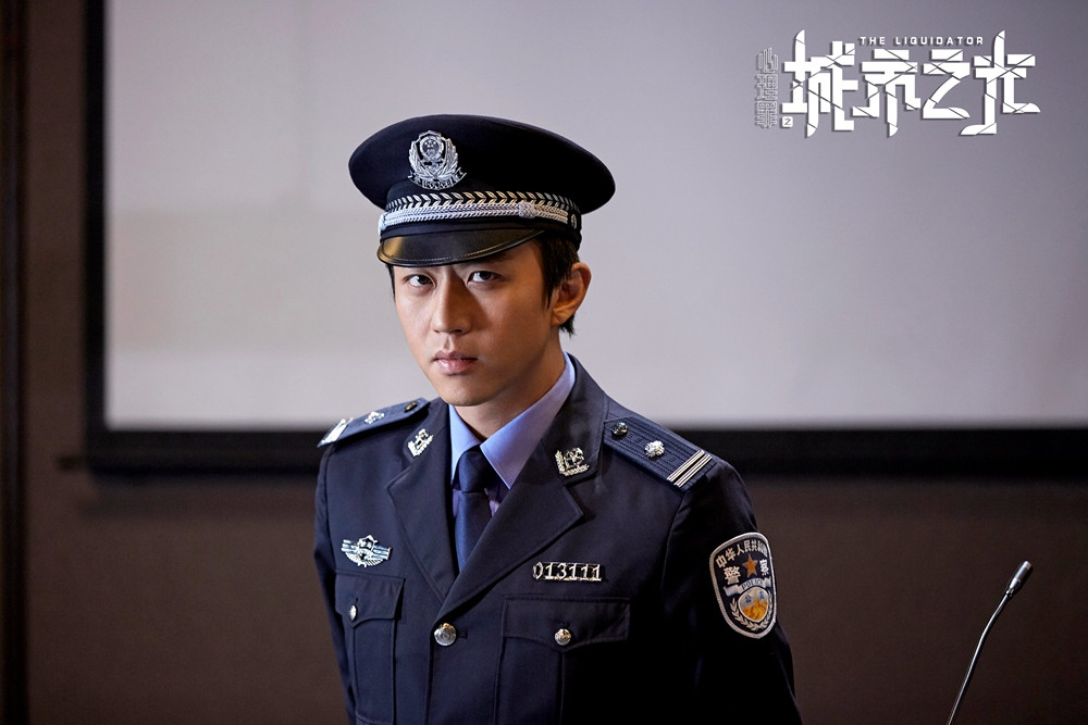 军警亮亚女，神秘而引人注目的存在，军警亚女，神秘魅力的展现