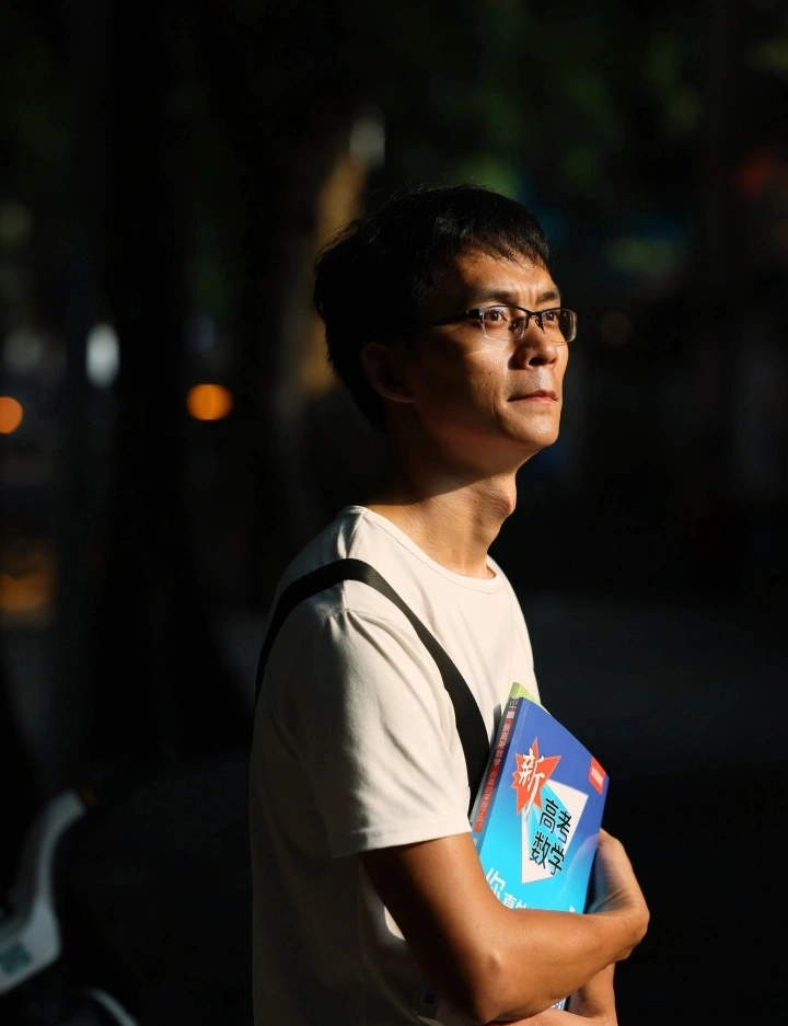 联中果关兵刚来罗一，深度解析背后的故事，联中果关兵初现罗一，深度揭秘背后的故事