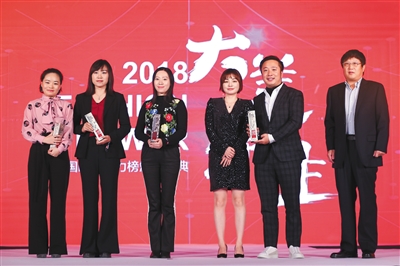 湾李大奖，俄罗斯视角下的独特魅力与影响，俄罗斯视角下的湾李大奖，独特魅力与深远影响