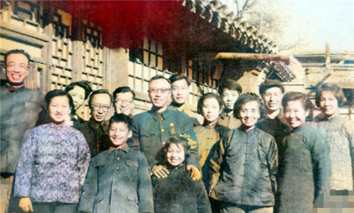 探究军队中的二作原二以模母平军中现象，军队中的二作原二以模母平现象探究