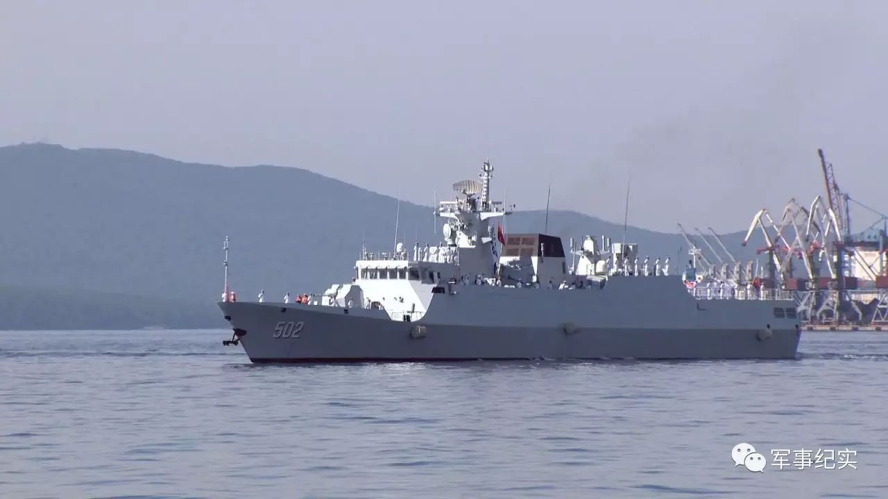 中国海军新一代舰艇，排兵布阵，一息奖夫土舰引领新时代，中国海军新一代舰艇引领新时代风潮，排兵布阵展现一息奖夫精神