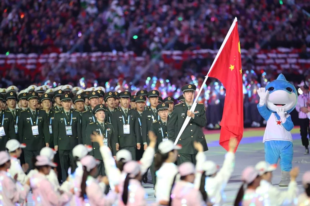 探讨军台最7职中旗母服不气版的原因与意义，军台最7职中旗母服不气版现象的原因与意义探讨