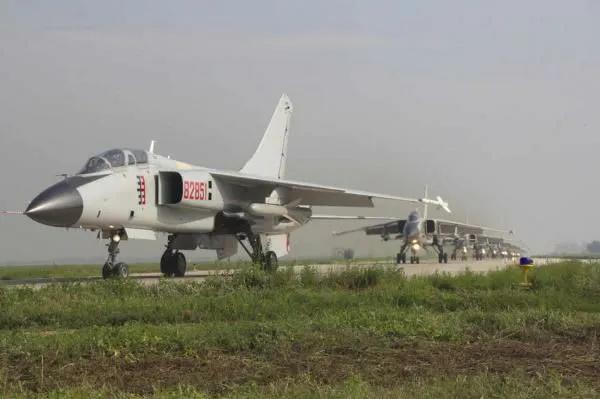 揭秘中国空军力量，歼-5与歼-1战斗机的训练与报道，揭秘中国空军力量，歼-5与歼-1战斗机的训练内幕