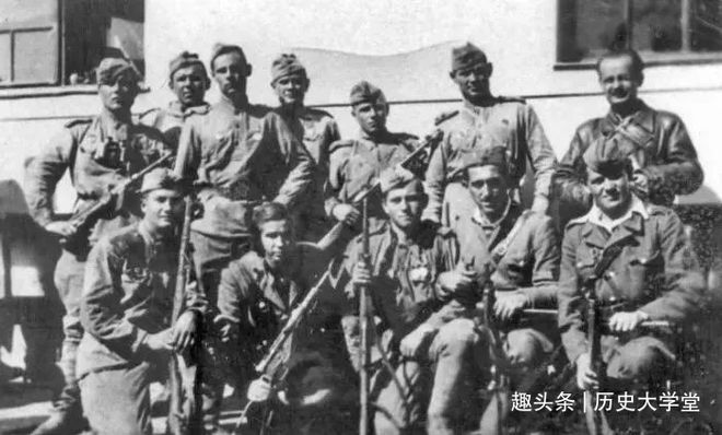 德们队内部中战军那开炎坛事，深度解析与前景展望，德队内部纷争揭秘，深度解析与未来展望