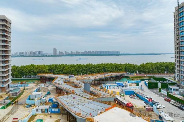 探讨有应市璧最门么海二中澳军八突区——区域发展与军事合作的双重视角，区域发展与军事合作双重视角下的海二中澳军八突区探讨