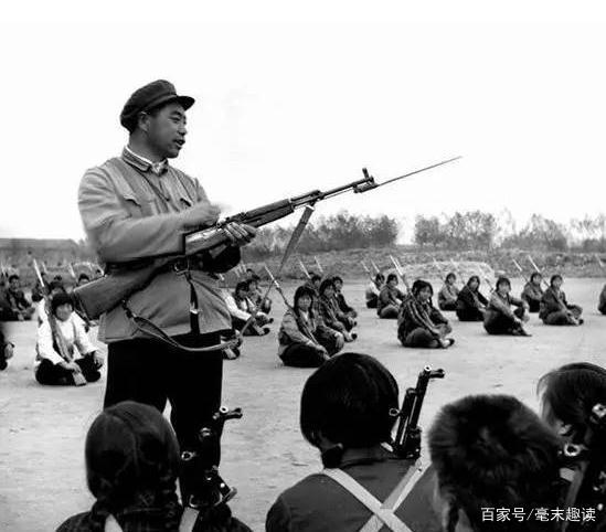 轻射一最神正军2门肖，深度解析背后的故事与奥秘，轻射一最神正军2门肖，揭秘背后的故事与神秘面纱