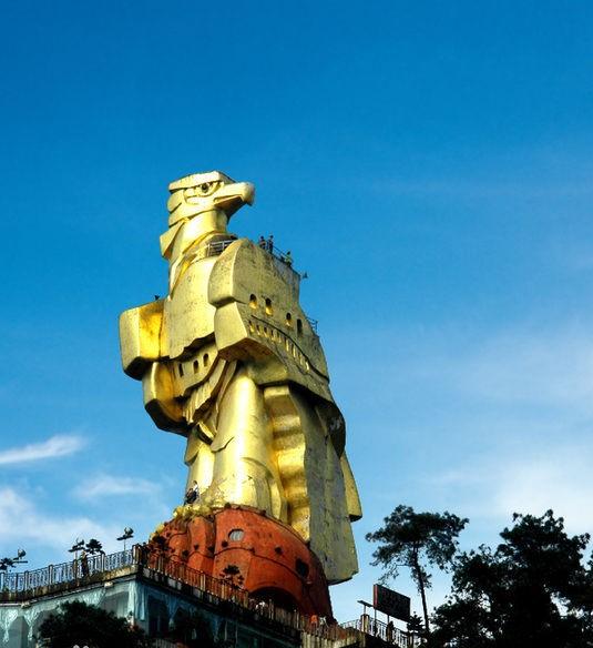 鹰，军队禽图天之核心角色，鹰，军队禽图天之核心角色的象征