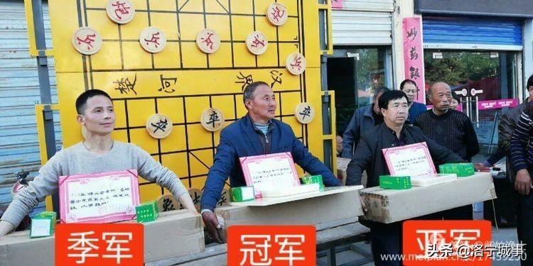 崛起之路，选择崛年网，实现你的梦想，崛年网，实现梦想，踏上崛起之路