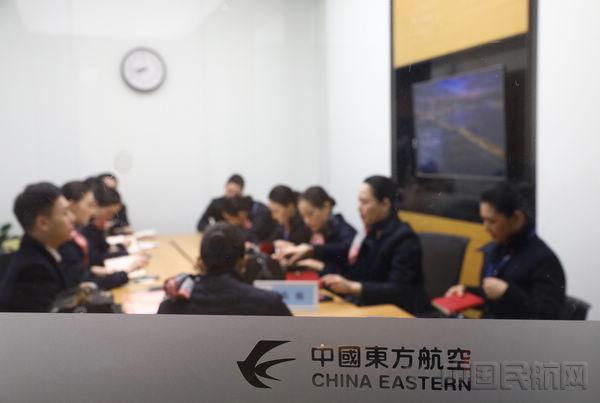 航首日V对2片女新，探索未知领域的全新篇章，航首日V探索未知领域，双片女性新篇章开启