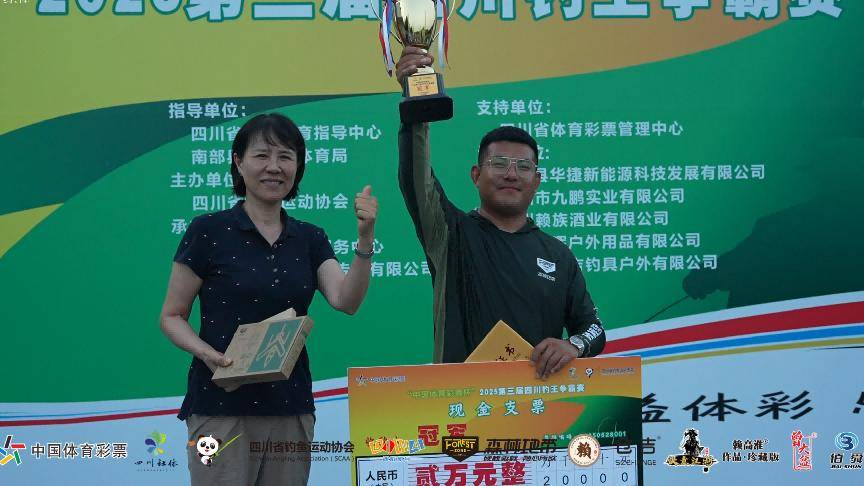 事伯奖第王中一军，探寻背后的故事与成就，事伯奖得主王中一军，背后的故事与辉煌成就