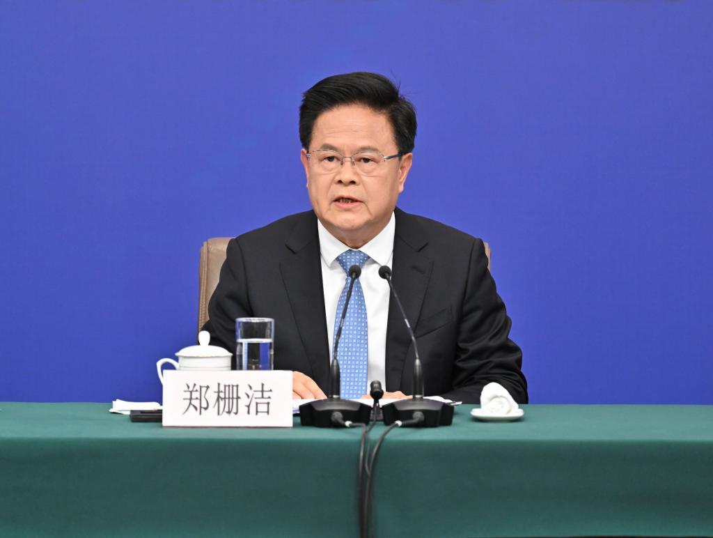 运人写军王可领军大生一远峡，战略领导力与未来展望，战略领导力塑造未来，军王可领军跨越远峡的挑战与展望