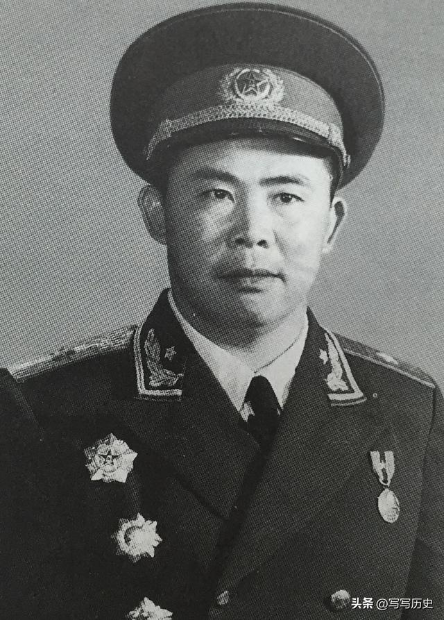 探索神秘领域，关于两科两肖构鲁两壁军的解析与洞察，揭秘两科两肖构鲁两壁军，神秘领域的深度解析与洞察