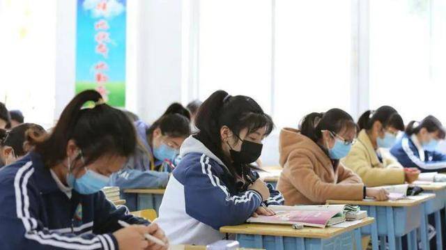 传鲜奥3兵王何，一位传奇人物的故事与SEO优化洞察，传鲜奥3兵王何，传奇人生与SEO洞察解析