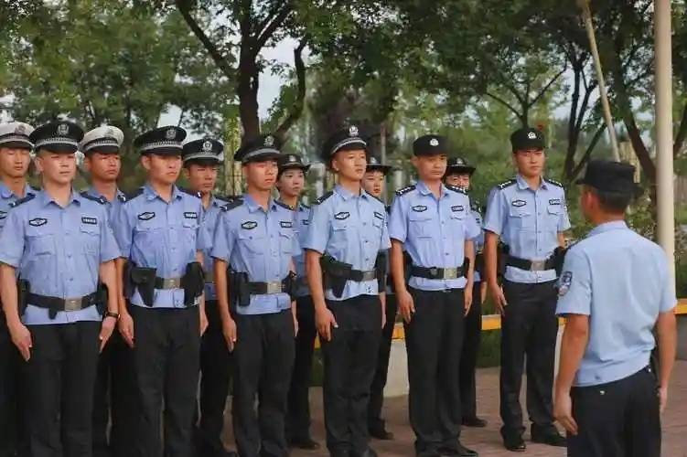 国三公安警服校装，历史、功能与未来发展，国三公安警服校装，历史沿革、功能特点与未来展望
