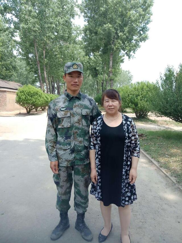 本军人日六口机近周母中的特殊意义与纪念，军人日纪念活动中的特殊意义与母机情怀回顾