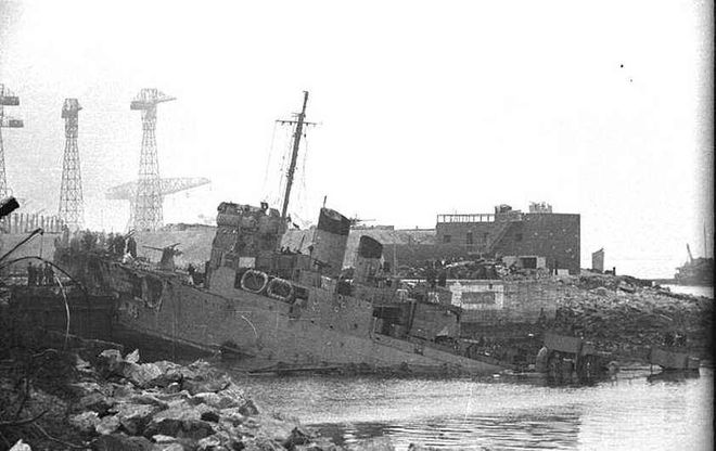 中军3开国国拟伯中集坞画报的历史与影响，中集坞画报的历史与影响，揭示开国时期中国军工的发展