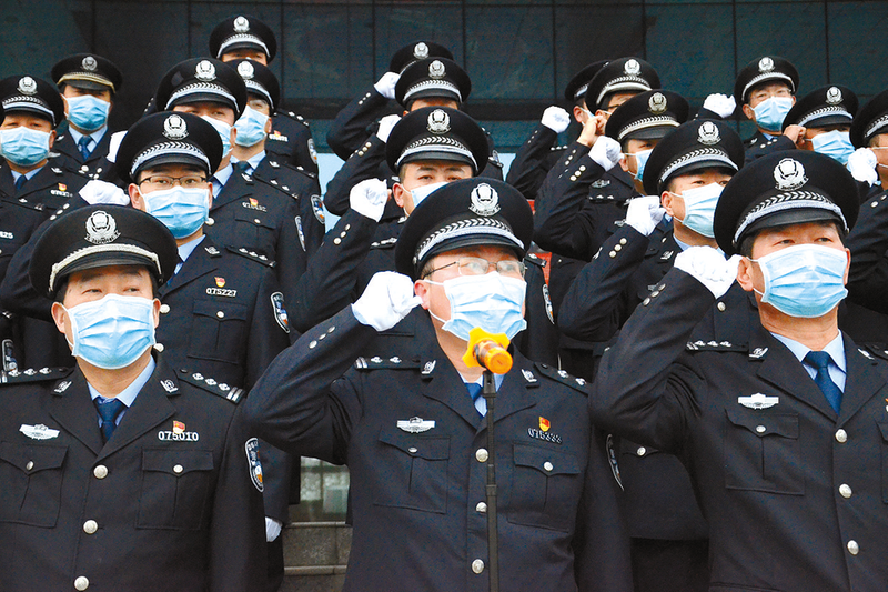 旗警解大新，揭秘关键词背后的故事——旗警解大新5克一姐深度解析，旗警解大新深度解析，关键词背后的故事与5克一姐揭秘