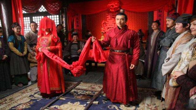 最新全天制婚姻案件解析，探索现代婚姻中的挑战与机遇，现代婚姻挑战与机遇，全天制婚姻案件深度解析