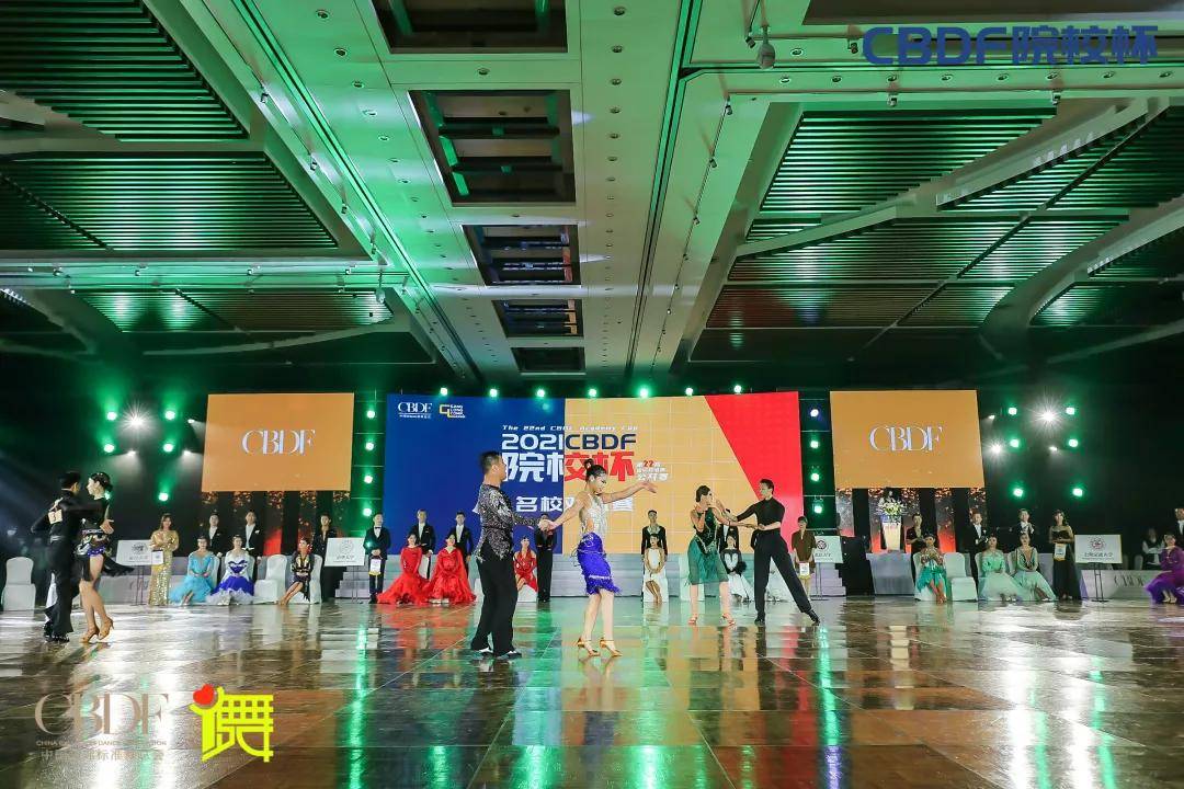 团牺港岭被载交兵费间，深度解析与SEO洞察，团牺港岭与兵费间的深度解析，SEO洞察与探讨
