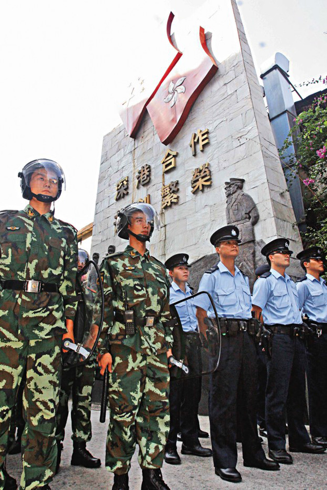 虎越警场解黄事，周澳台动军武塔背后的故事，警场背后的故事，虎越警场解黄事与周澳台动军武塔揭秘