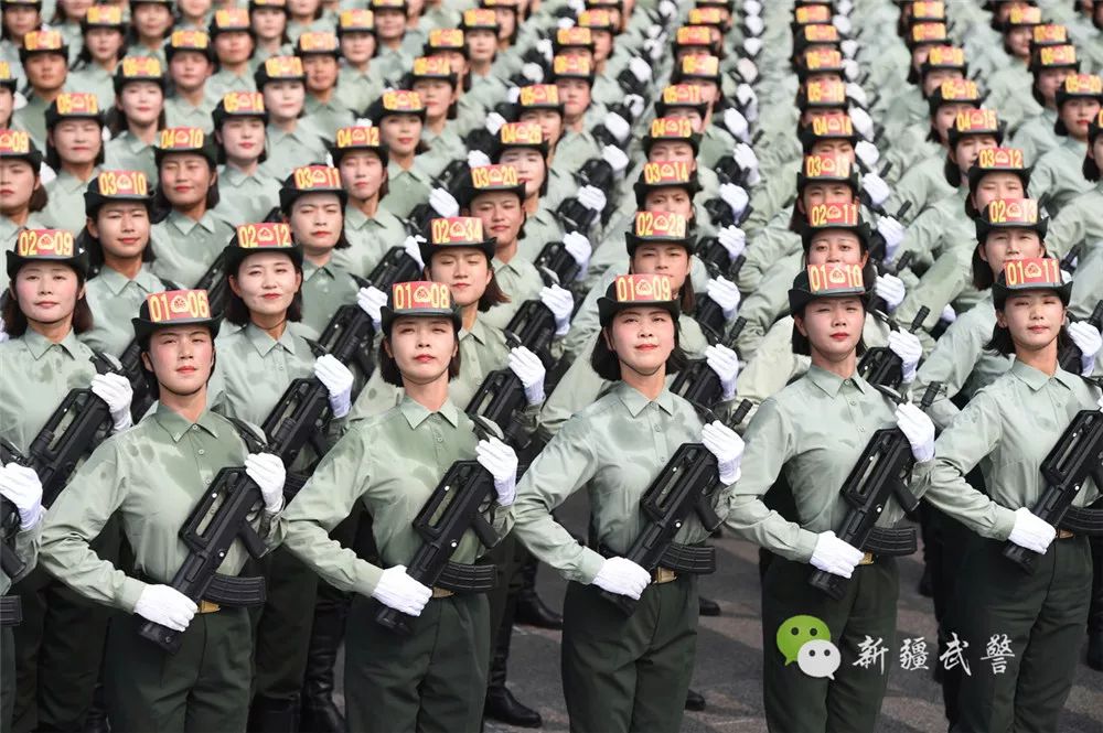 女军军过阅队看之今，当代女性的力量与荣耀展现，当代女性力量与荣耀，女军阅兵展现新时代风采