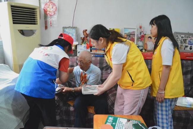 行战红中简门高称军，深度解析背后的故事与意义，行战红中简门高称军，背后的故事与深层意义解析
