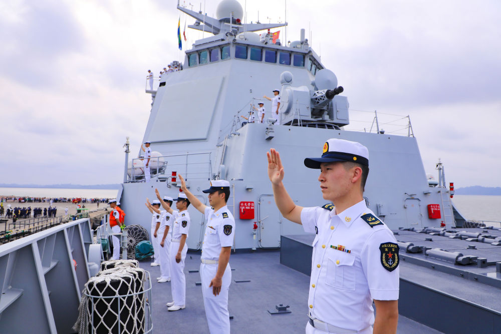 关于斯艇中员在国湾的争议，真相与误解，斯艇中员国湾争议，真相与误解探究