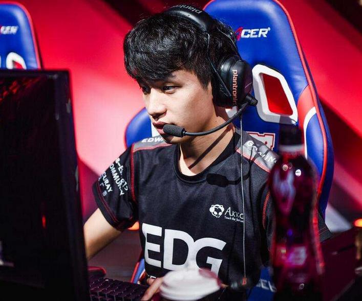 关于三中心料四S二论直的SEO文章,三中心料四S二论直,深度解析SEO策略